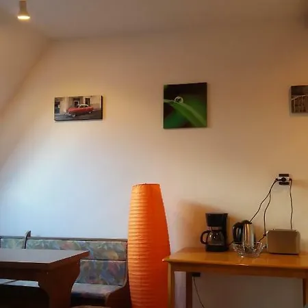 Zold Tuja Panzio Apartment Eger