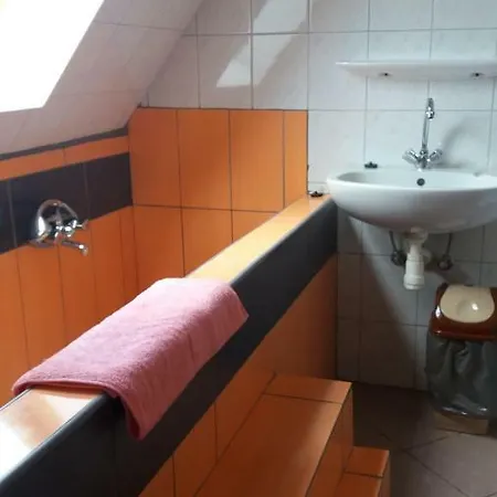 Zold Tuja Panzio * Eger